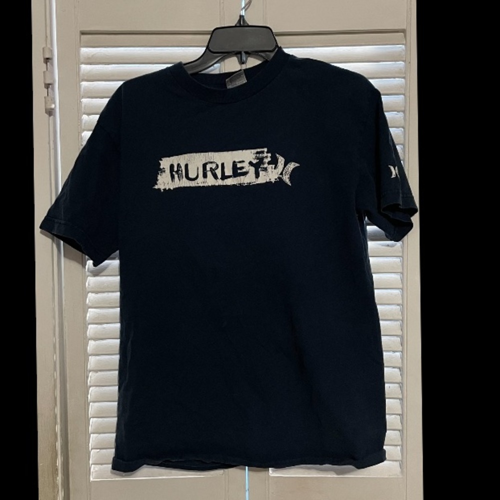 Hurley t shirt